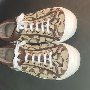 Women's Coach Tennies